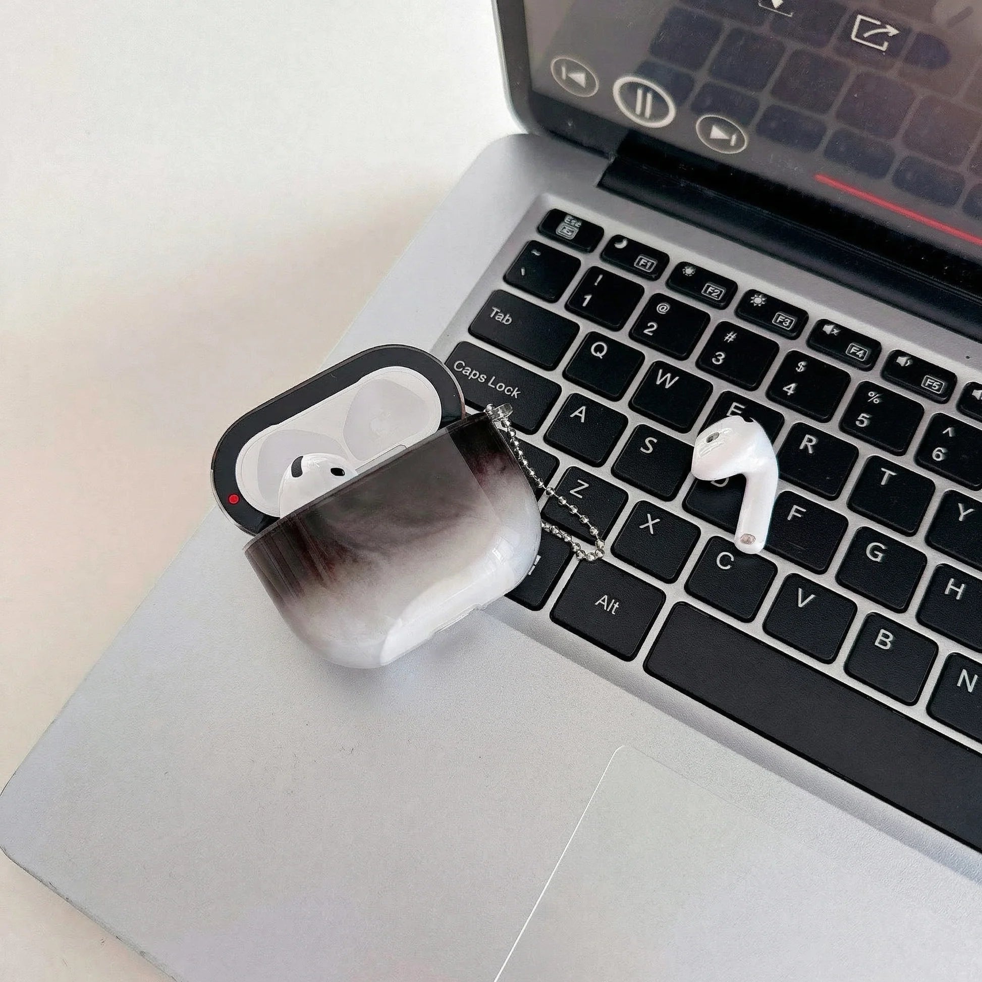 Exkluzívny svietiaci pieskový puzdro na Airpod